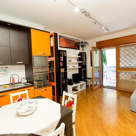 La Casetta Di Gio A With Private Garden And Parking Space - By Beahost Apartament