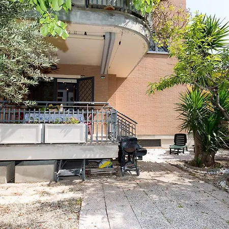 Apartament La Casetta Di Gio A With Private Garden And Parking Space - By Beahost Rzym